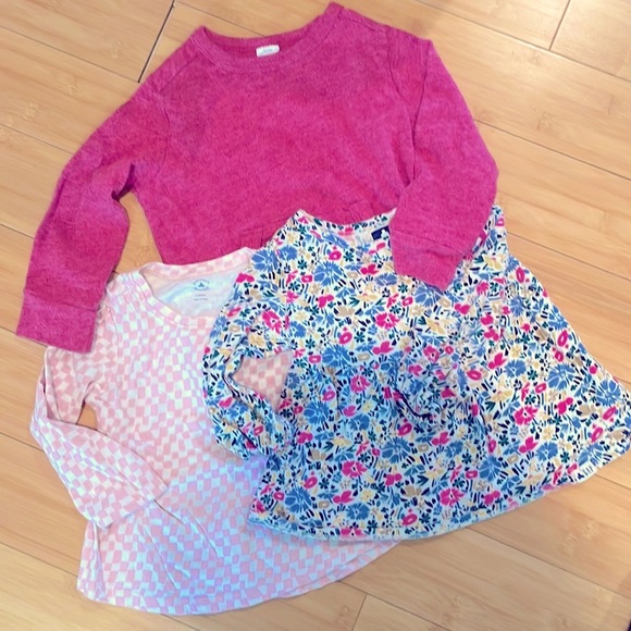 GAP Other - Gap girl bundle tops / sweatshirt